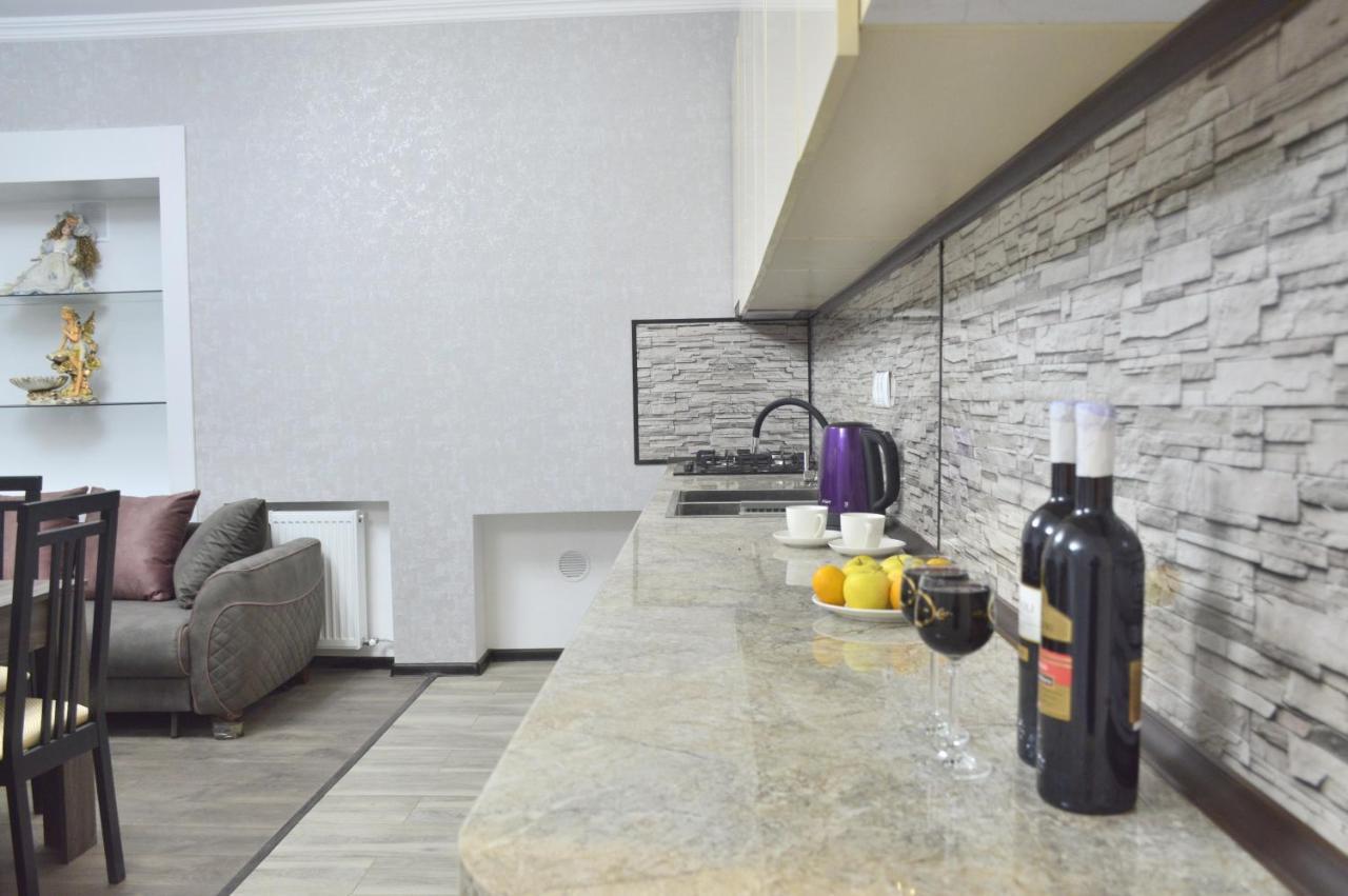 Hotel Mtatsmindaze à Tbilissi Extérieur photo